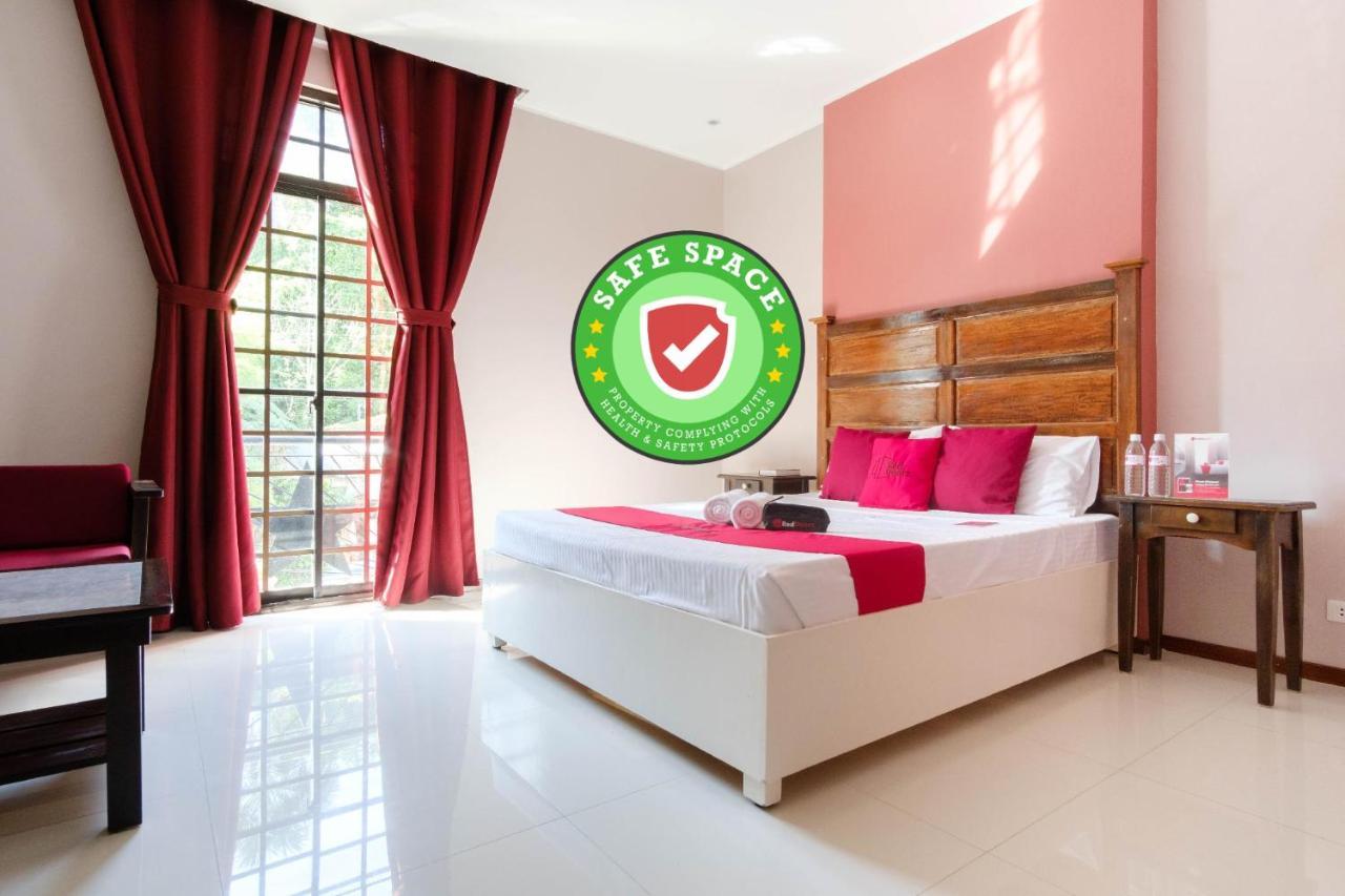 Reddoorz Plus @ West Nautical Road Puerto Galera Dış mekan fotoğraf