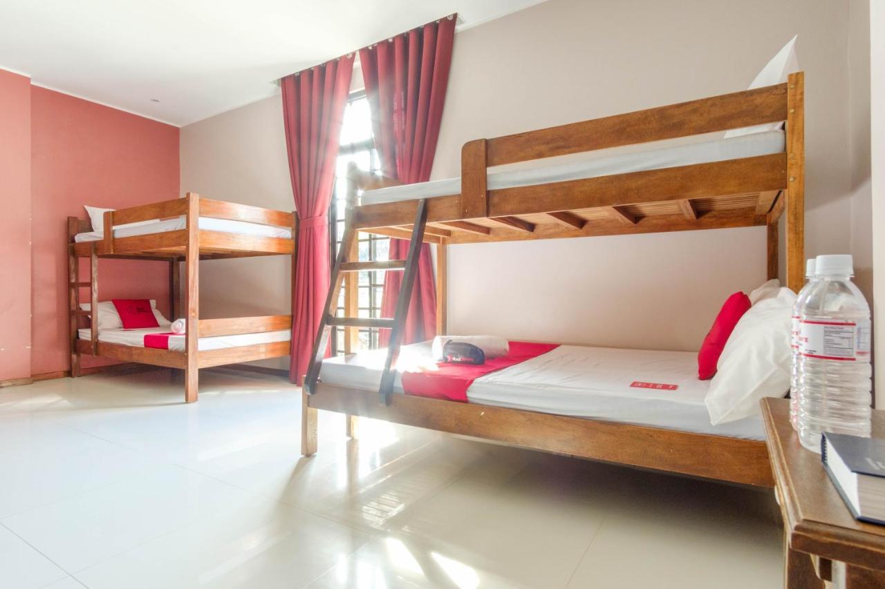 Reddoorz Plus @ West Nautical Road Puerto Galera Dış mekan fotoğraf