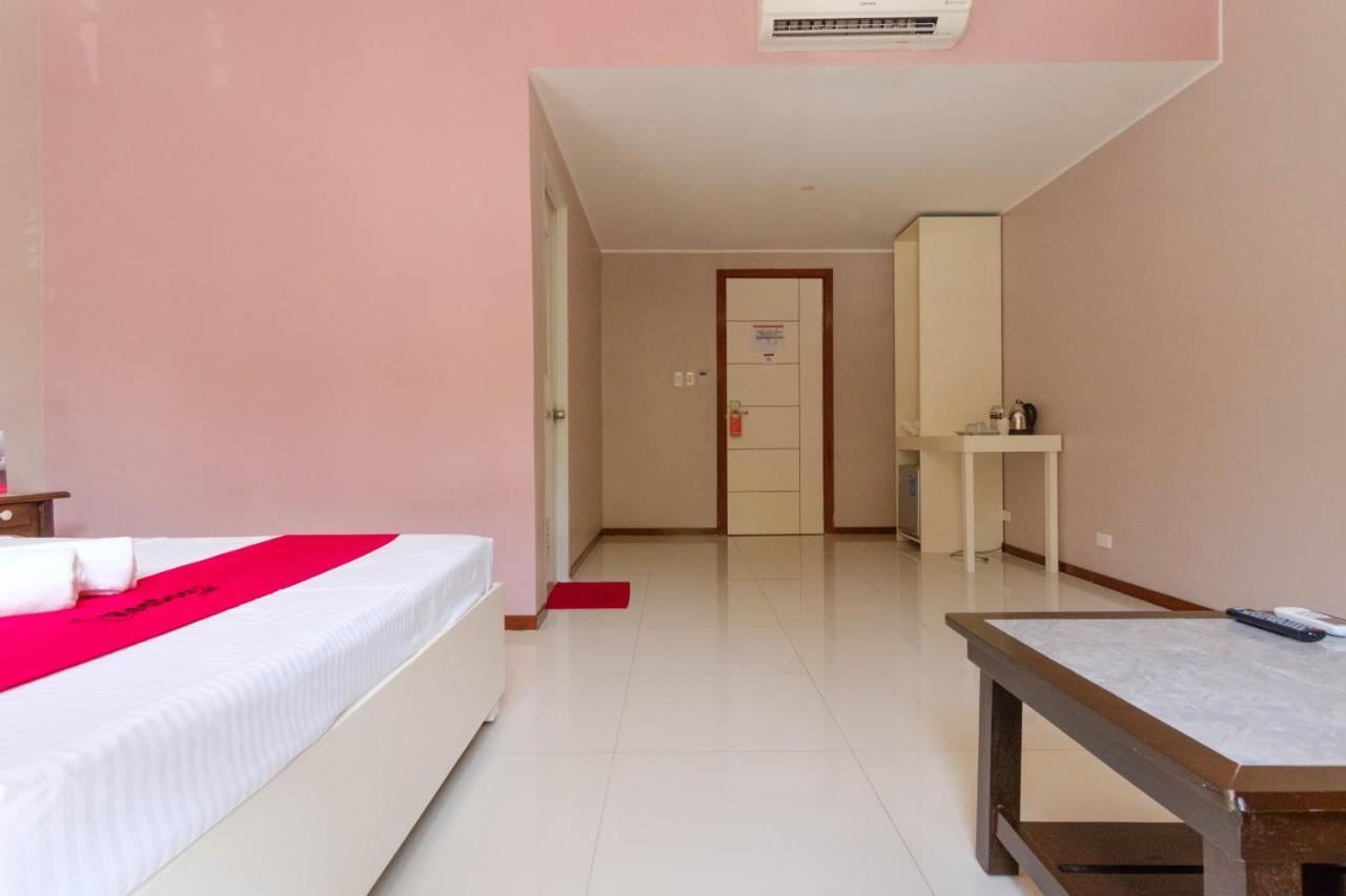 Reddoorz Plus @ West Nautical Road Puerto Galera Dış mekan fotoğraf
